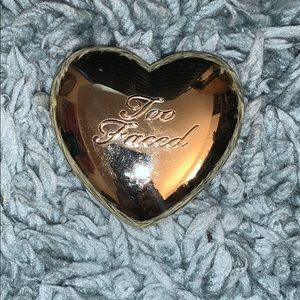 Too faced highlighter